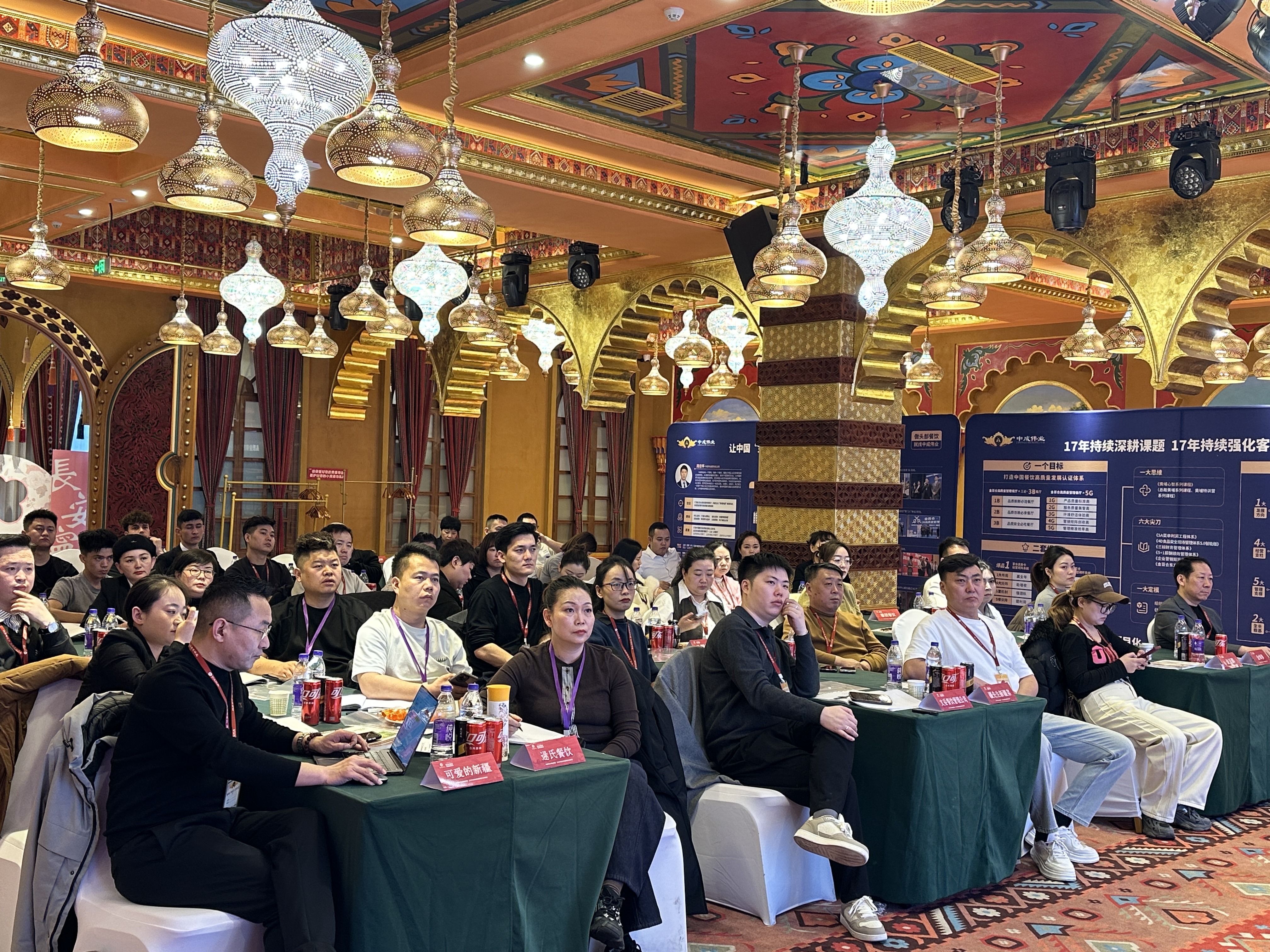 03111137_03.jpg 03111137_03.jpg